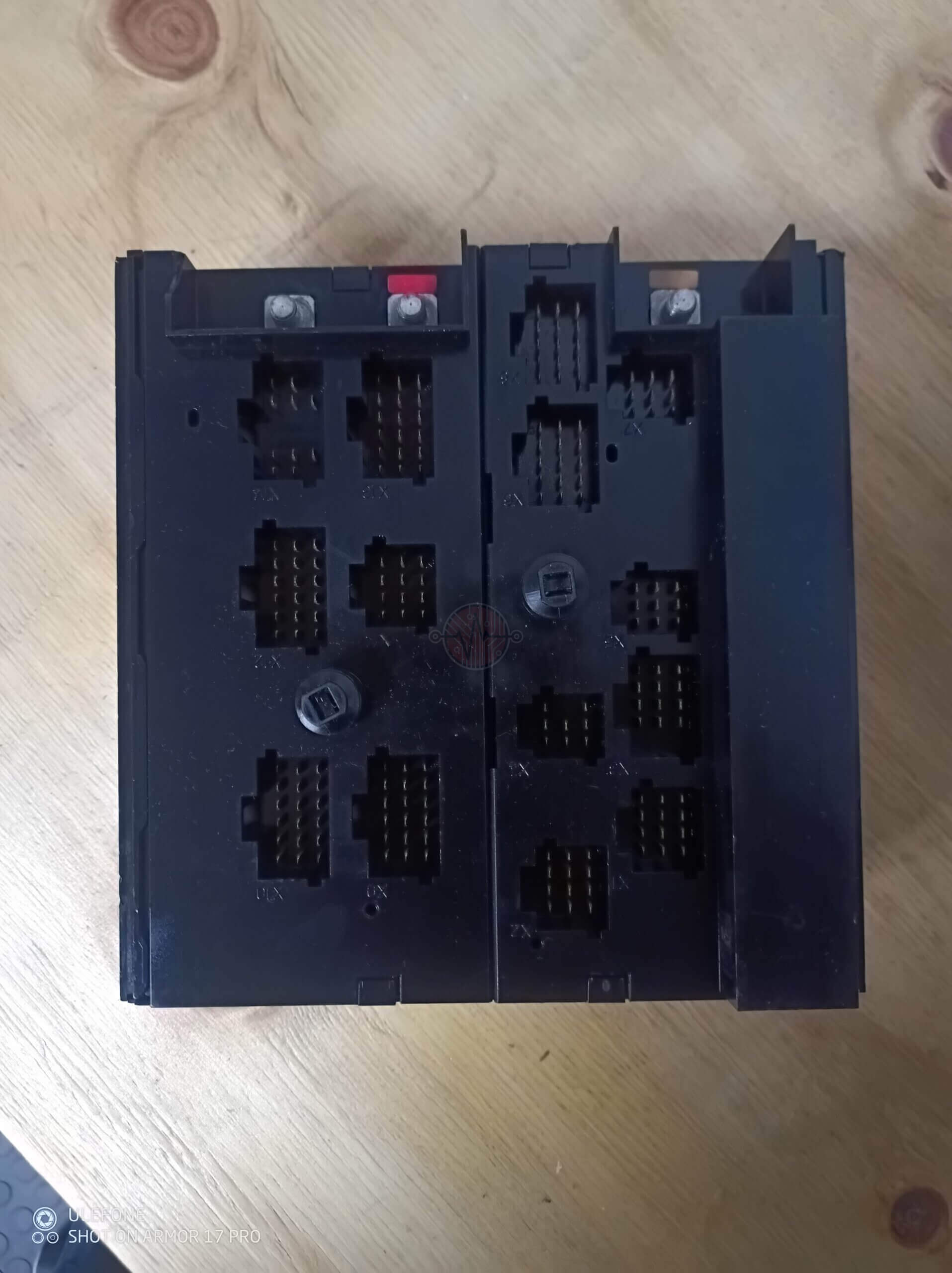 Mercedes-Benz A0015433615 Fuse Box Repair & Replacement Service - Image 2